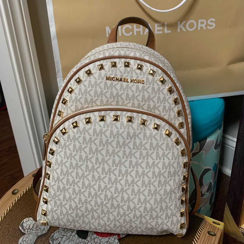Michael Kors Abbey Medium Stud Backpack Vanilla - Picture 5 of 5